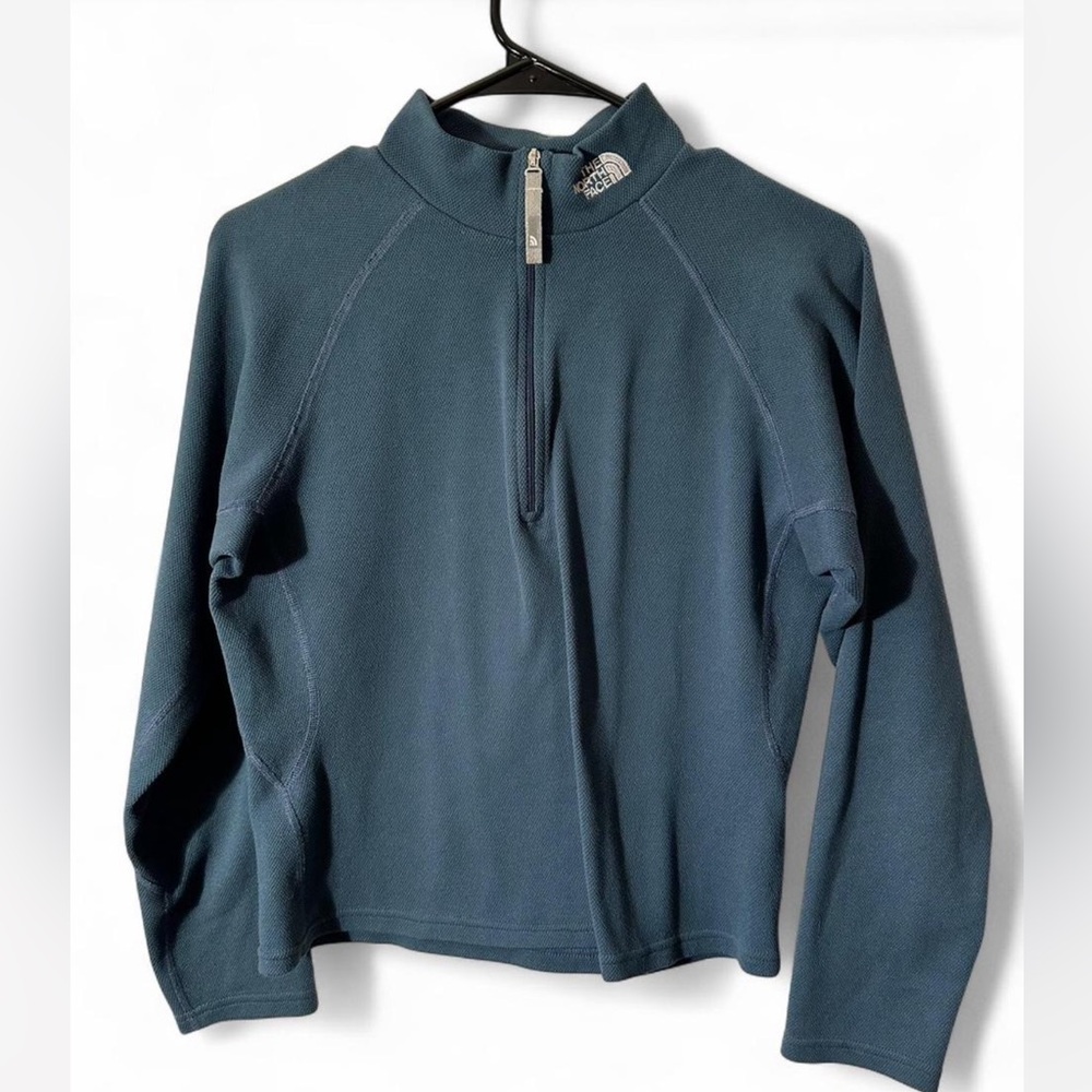The North Face Women’s Blue 1/4 Zip Pullover